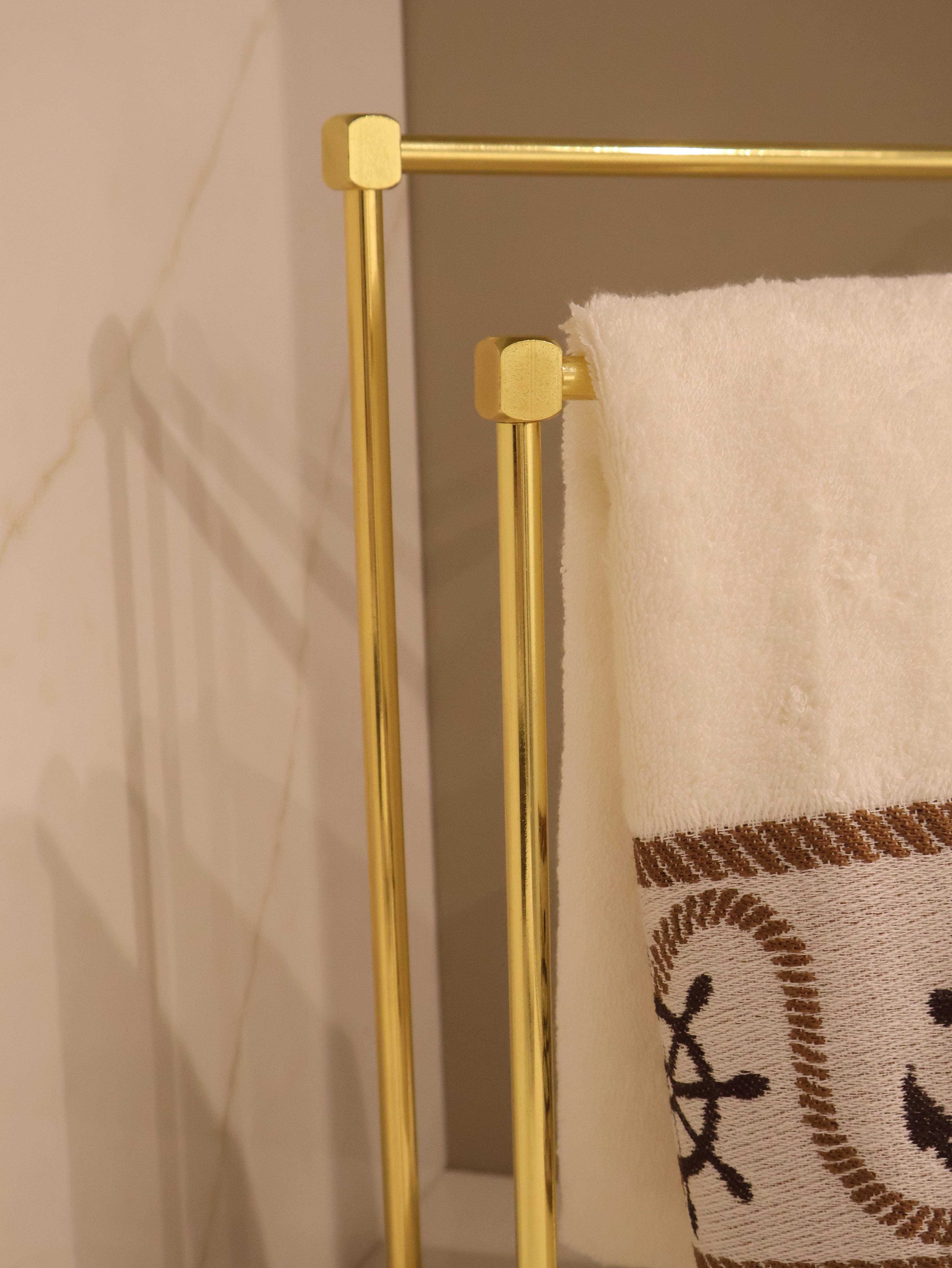 Marina Gold Mermer Havluluk